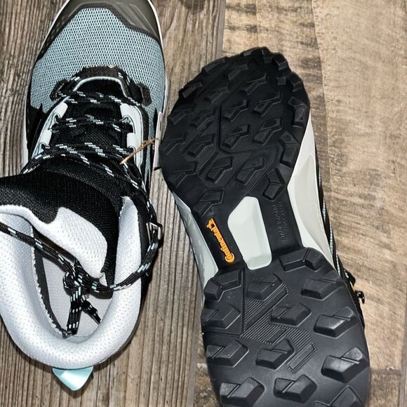 Nwt Adidas Terrex Swift R3 MID unisex hiking shoes - Picture 6 of 6